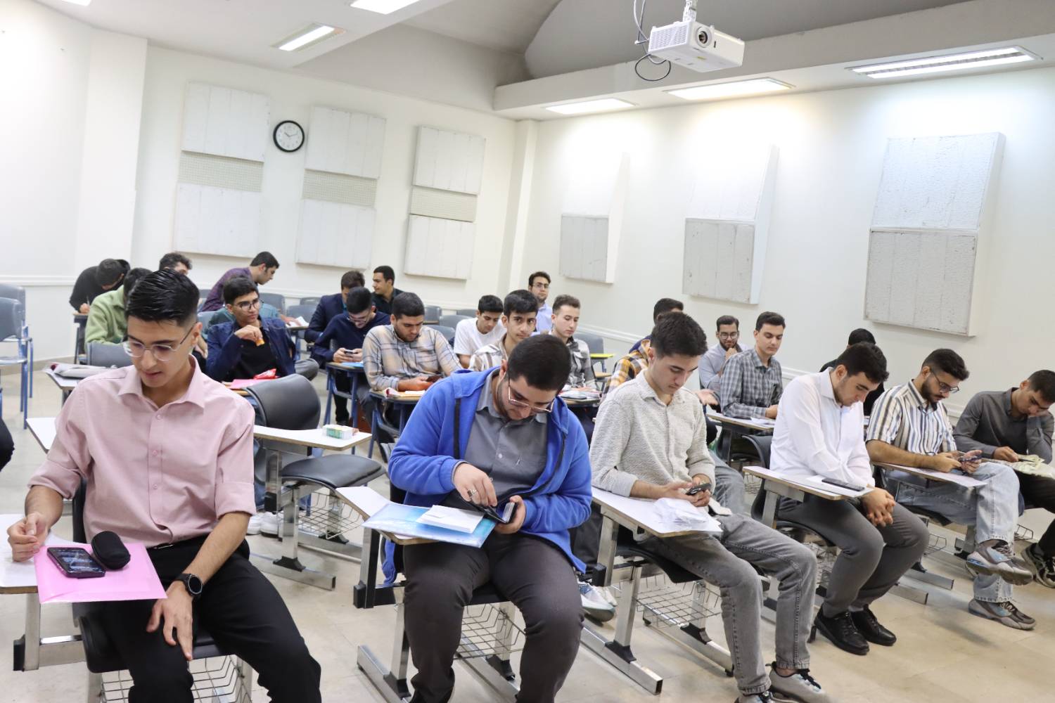 آیین استقبال از نوورودی‌های دانشگاه صداوسیما به همراه خانواده‌ها
