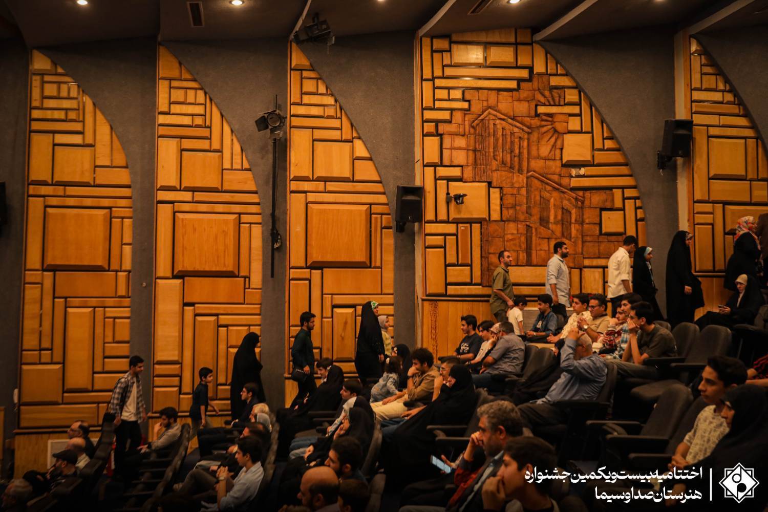 گزارش تصویری اختتامیه بیست‌ویکمین جشنواره هنرستان صداوسیما