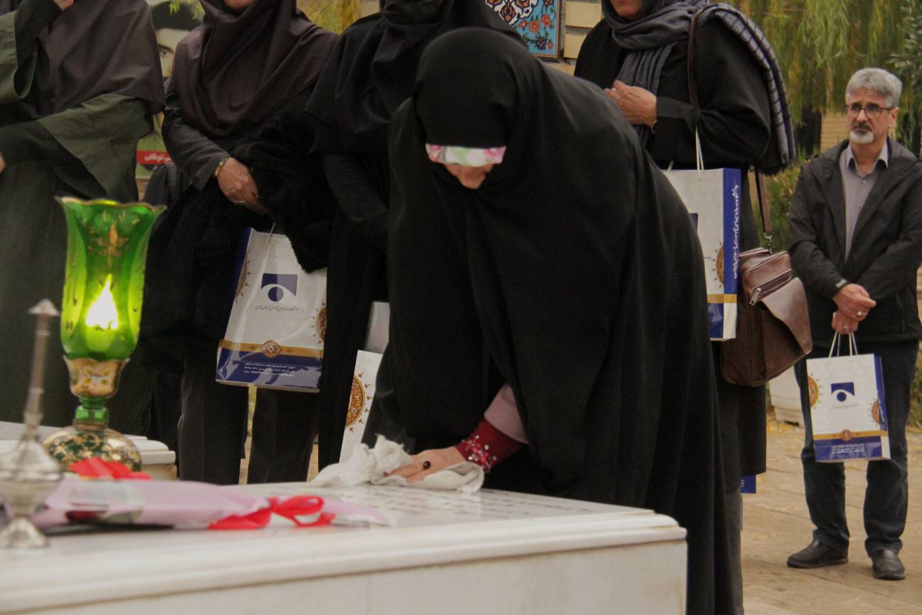 مراسم غبارروبی مزار شهدای دانشگاه