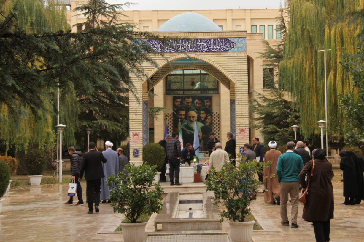 مراسم غبارروبی مزار شهدای دانشگاه