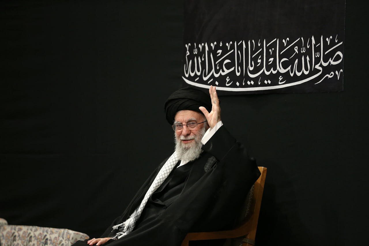ای وای محرم شده و خامنه‌ای نیست