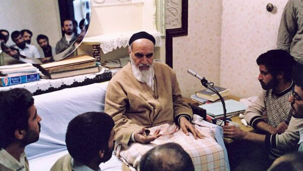 امام حتی تیتراژ سریال‌ها را هم با دقت می‌دیدند