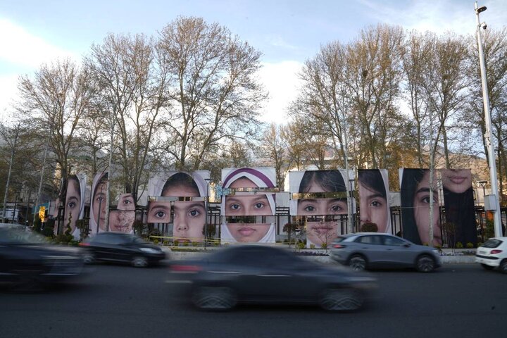 اجرای پروژه چیدمان «چشمان میناب» در میدان تجریش
