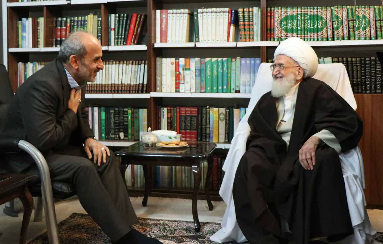 دیدار و گفت‌وگو رئیس رسانه ملی و آیت‌الله‌العظمی نوری همدانی