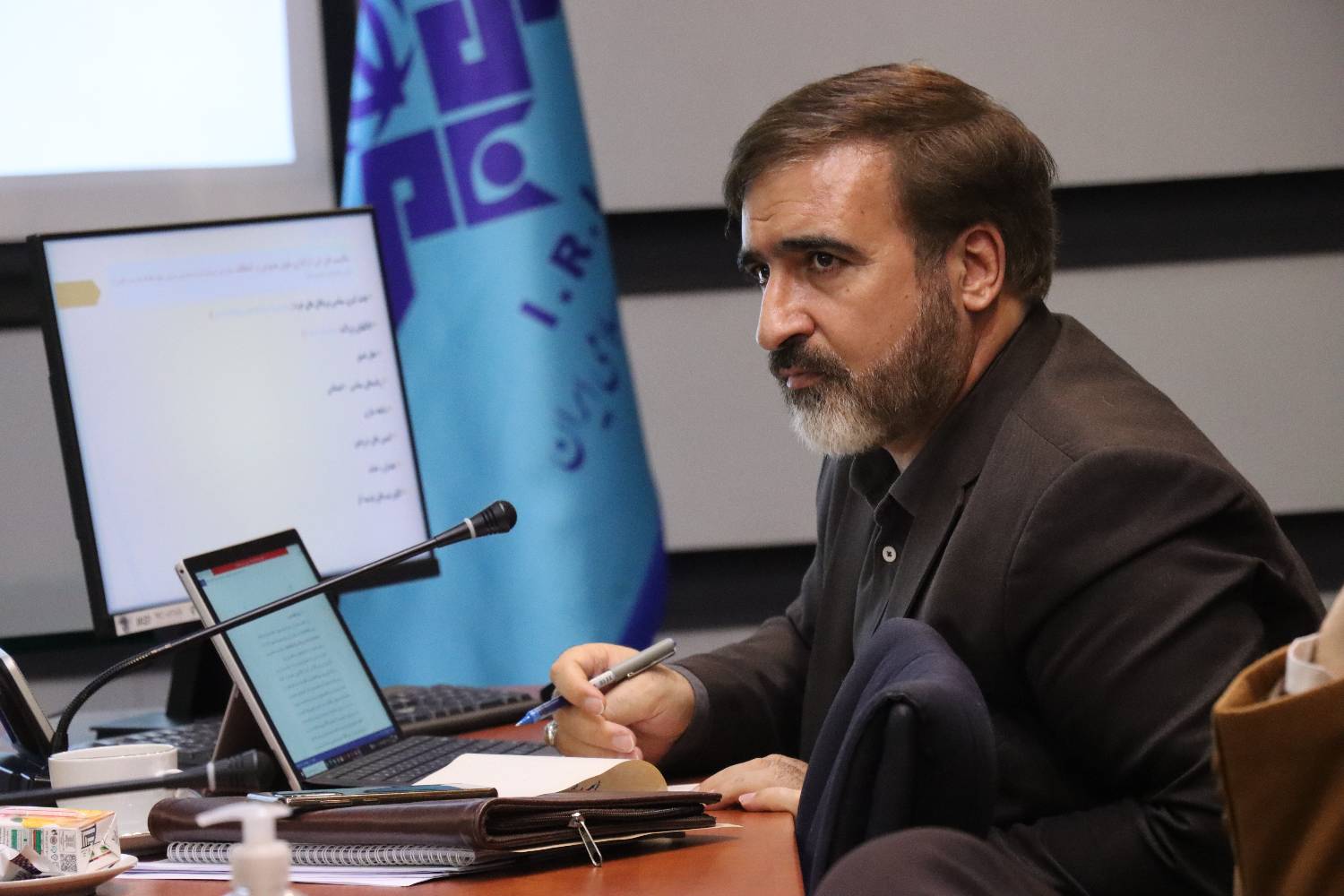 دکتر کمال اکبری: