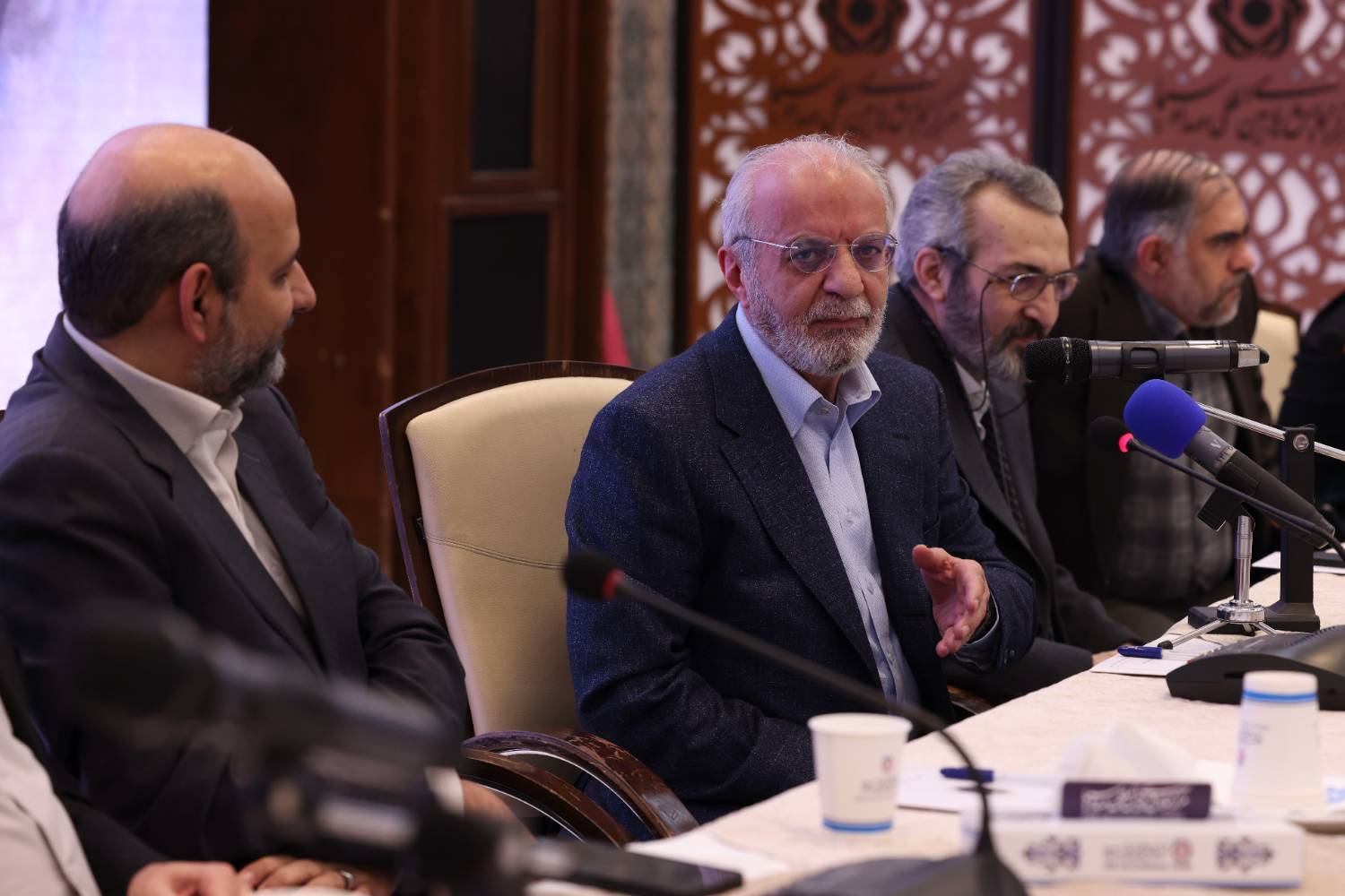 هشتمین «عصرانه کتاب» با تجلیل از استاد حسن خجسته برگزار شد