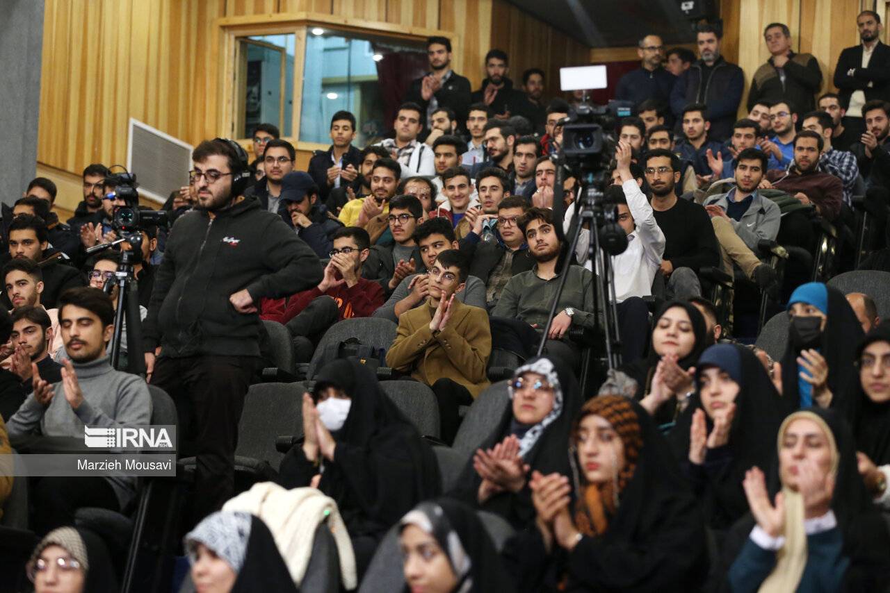 نشست روز دانشجوی دانشگاه صداوسیما