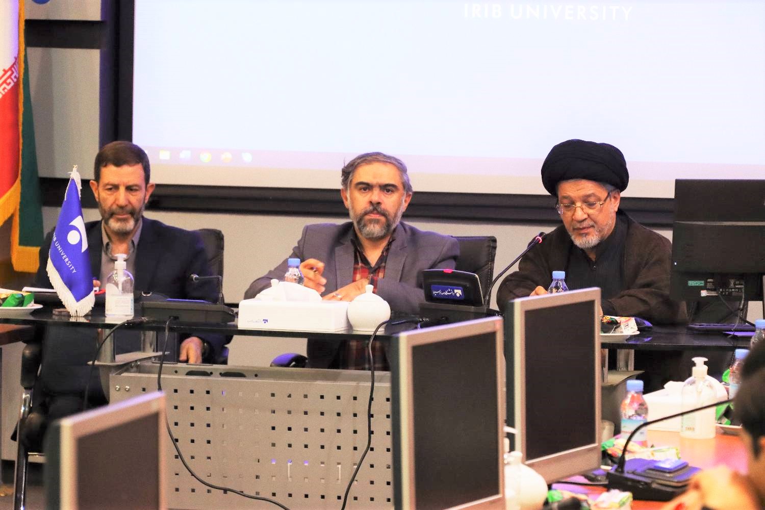 نشست علمی «سواد مجازی در قلمرو دانش عمومی، تخصصی و اختصاصی»